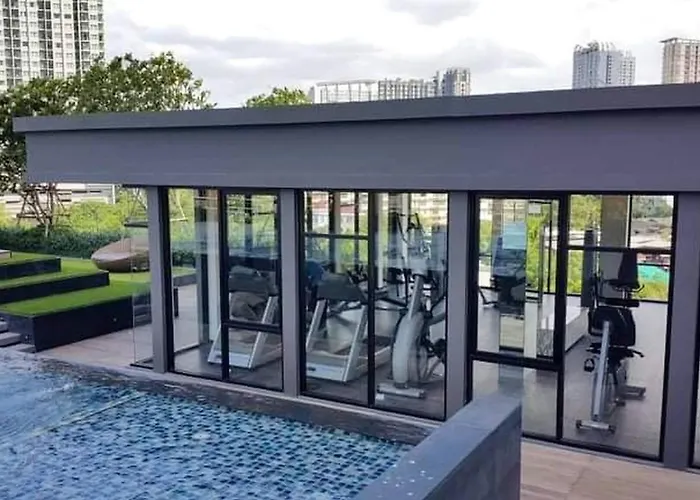 Immaculate Quite Home, Brand New Acswifi Holiday home Bangkok