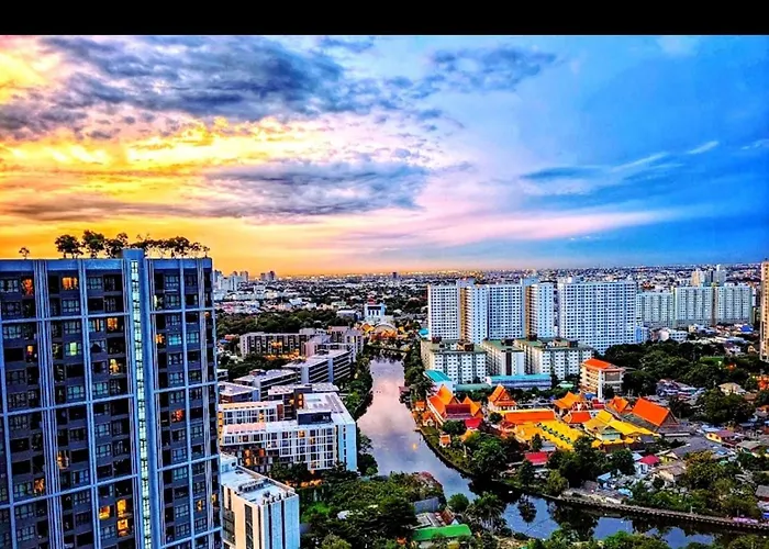 Immaculate Quite Home, Brand New Acswifi Holiday home Bangkok
